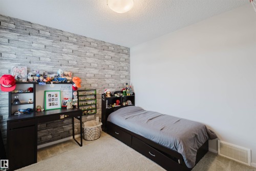20741 98A Avenue, Edmonton, AB - Indoor Photo Showing Bedroom