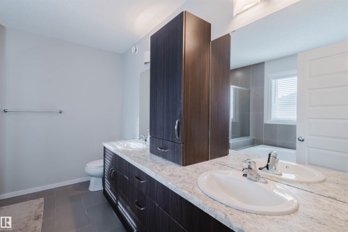 20741 98A Avenue, Edmonton, AB - Indoor Photo Showing Bathroom