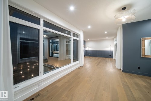 152 Hays Ridge Boulevard, Edmonton, AB - Indoor Photo Showing Other Room