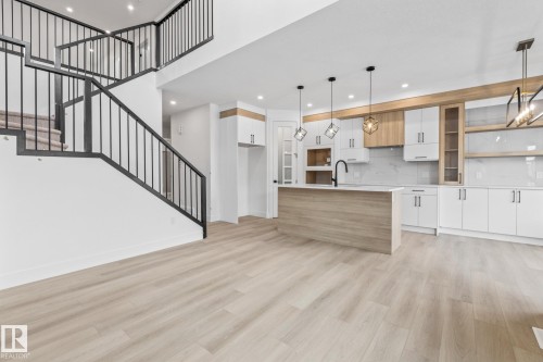 26 Blackbird Bend, Fort Saskatchewan, AB - Indoor Photo Showing Kitchen