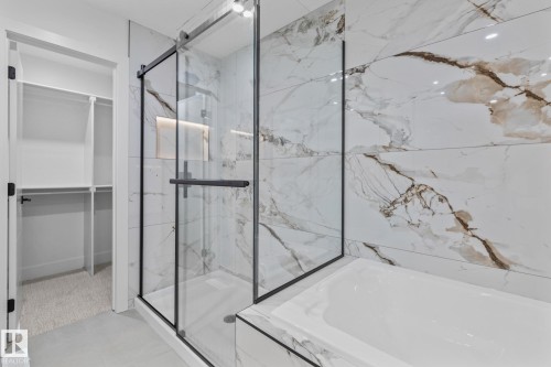 26 Blackbird Bend, Fort Saskatchewan, AB - Indoor Photo Showing Bathroom