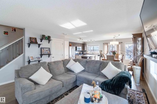 6319 167A Avenue, Edmonton, AB - Indoor Photo Showing Living Room