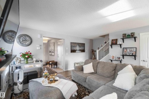 6319 167A Avenue, Edmonton, AB - Indoor Photo Showing Living Room