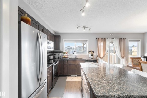 6319 167A Avenue, Edmonton, AB - Indoor Photo Showing Kitchen With Upgraded Kitchen