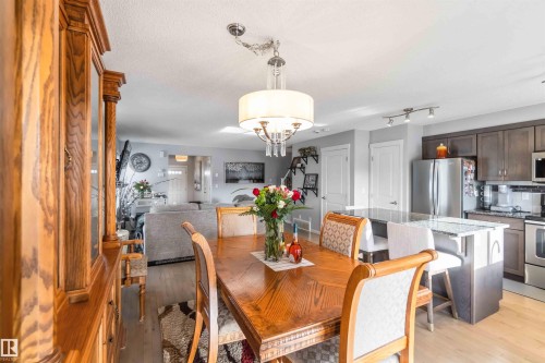 6319 167A Avenue, Edmonton, AB - Indoor Photo Showing Dining Room