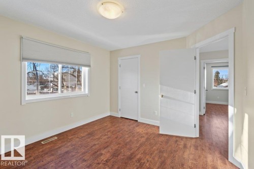 9614 120 Avenue, Edmonton, AB - Indoor Photo Showing Other Room
