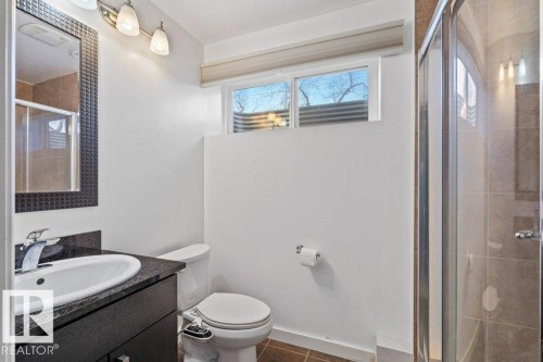 9614 120 Avenue, Edmonton, AB - Indoor Photo Showing Bathroom