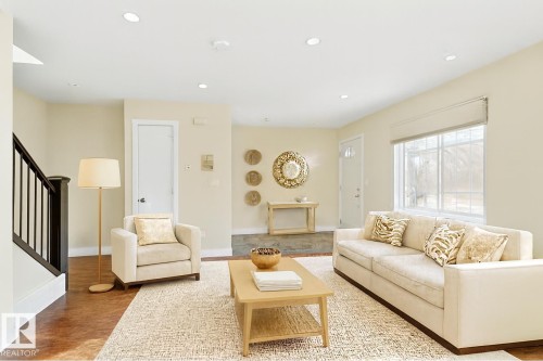 9614 120 Avenue, Edmonton, AB - Indoor Photo Showing Living Room