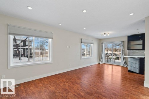 9614 120 Avenue, Edmonton, AB - Indoor