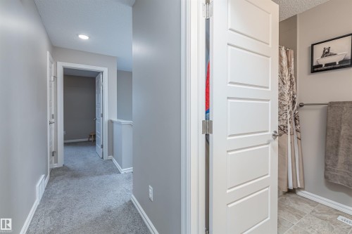 816 35 Avenue, Edmonton, AB - Indoor Photo Showing Other Room