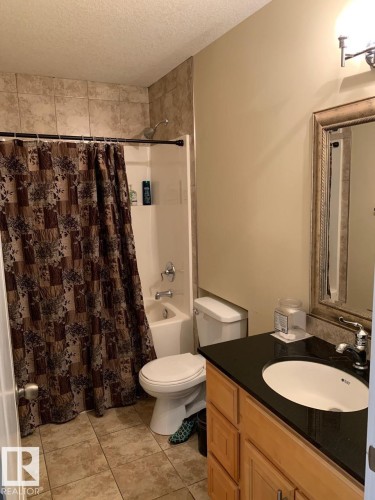 12944 119 Street, Edmonton, AB - Indoor Photo Showing Bathroom