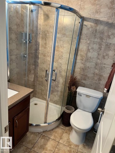 12944 119 Street, Edmonton, AB - Indoor Photo Showing Bathroom