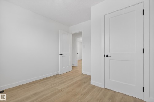 712 Knottwood Road S, Edmonton, AB - Indoor Photo Showing Other Room