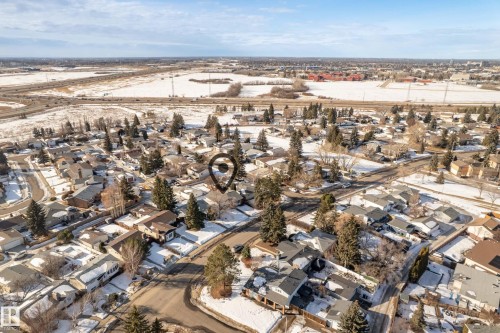 712 Knottwood Road S, Edmonton, AB - Outdoor With View