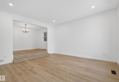 712 Knottwood Road S, Edmonton, AB - Indoor Photo Showing Other Room