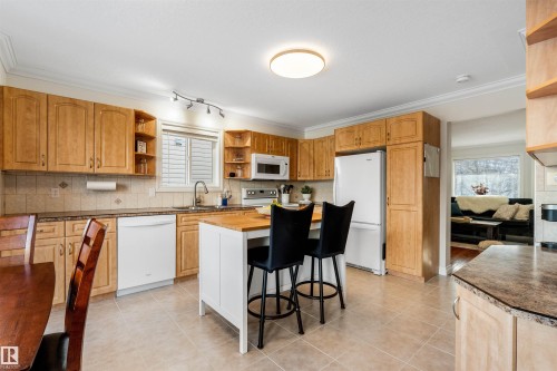 21348 88 Avenue, Edmonton, AB - Indoor Photo Showing Kitchen
