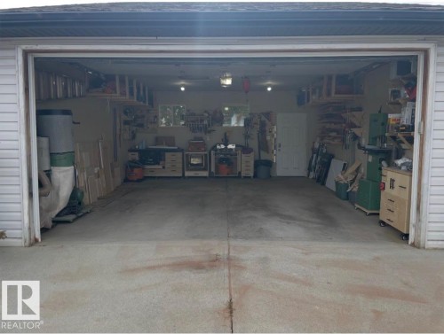 21348 88 Avenue, Edmonton, AB - Indoor Photo Showing Garage
