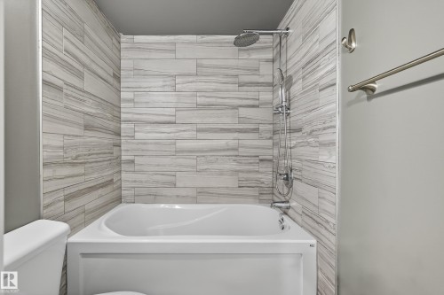 202 10746 80 Avenue, Edmonton, AB - Indoor Photo Showing Bathroom