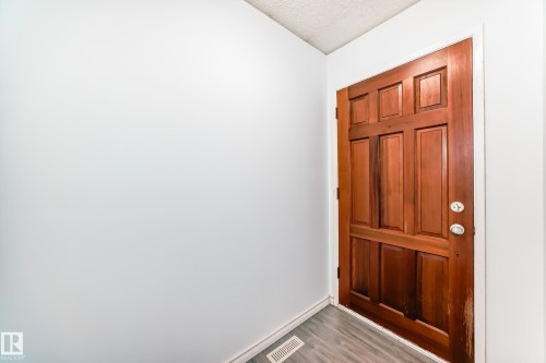9623/9625 73 Avenue Nw, Edmonton, AB - Indoor Photo Showing Other Room