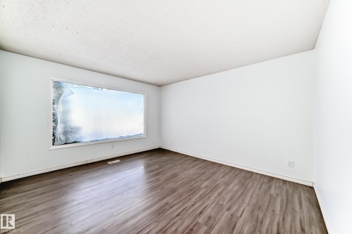 9623/9625 73 Avenue Nw, Edmonton, AB - Indoor Photo Showing Other Room
