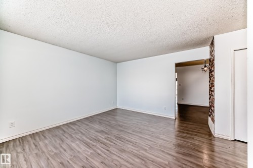 9623/9625 73 Avenue Nw, Edmonton, AB - Indoor Photo Showing Other Room