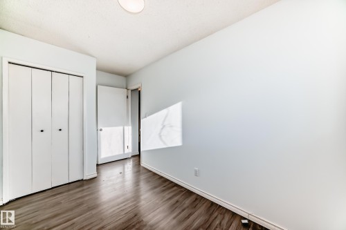 9623/9625 73 Avenue Nw, Edmonton, AB - Indoor Photo Showing Bathroom