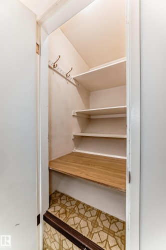 9623/9625 73 Avenue Nw, Edmonton, AB - Indoor Photo Showing Other Room