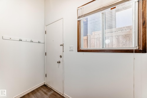 9623/9625 73 Avenue Nw, Edmonton, AB - Indoor Photo Showing Other Room