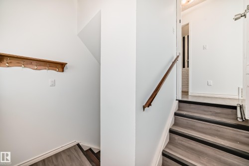 9623/9625 73 Avenue Nw, Edmonton, AB - Indoor Photo Showing Other Room