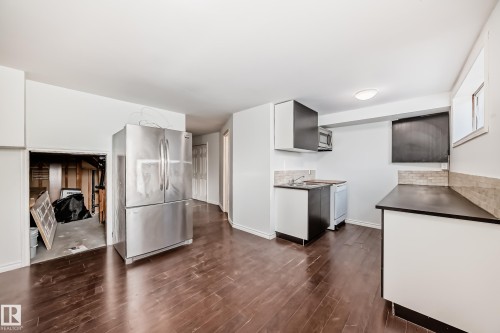 9623/9625 73 Avenue Nw, Edmonton, AB - Indoor Photo Showing Other Room