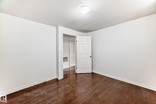 9623/9625 73 Avenue Nw, Edmonton, AB - Indoor Photo Showing Bathroom