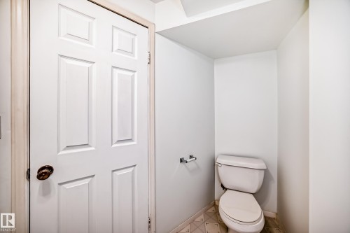 9623/9625 73 Avenue Nw, Edmonton, AB - Indoor Photo Showing Other Room