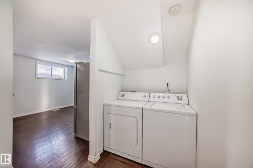 9623/9625 73 Avenue Nw, Edmonton, AB - Indoor Photo Showing Basement