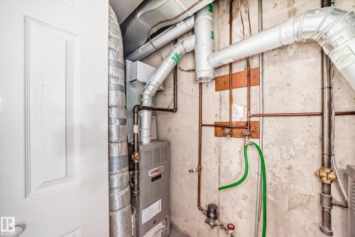 9623/9625 73 Avenue Nw, Edmonton, AB - Indoor Photo Showing Garage