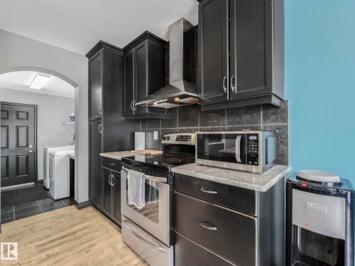 60 Becker Crescent, Fort Saskatchewan, AB - Indoor Photo Showing Kitchen With Stainless Steel Kitchen