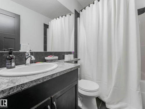 60 Becker Crescent, Fort Saskatchewan, AB - Indoor Photo Showing Bathroom