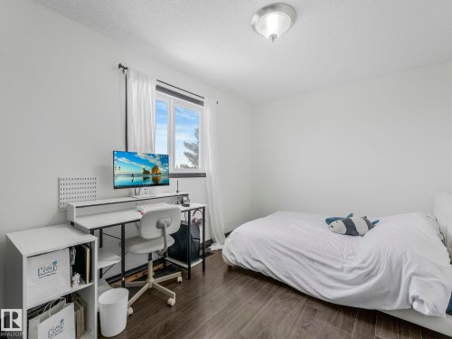 60 Becker Crescent, Fort Saskatchewan, AB - Indoor Photo Showing Bedroom