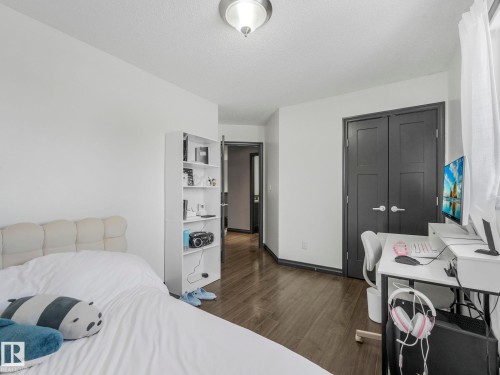 60 Becker Crescent, Fort Saskatchewan, AB - Indoor Photo Showing Bedroom
