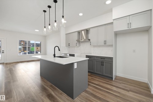 634 176 Avenue, Edmonton, AB - Indoor Photo Showing Kitchen With Upgraded Kitchen