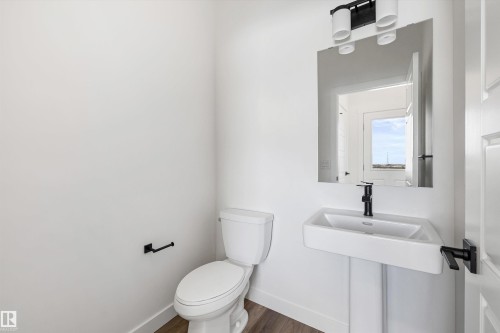 634 176 Avenue, Edmonton, AB - Indoor Photo Showing Bathroom