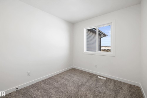 634 176 Avenue, Edmonton, AB - Indoor Photo Showing Other Room