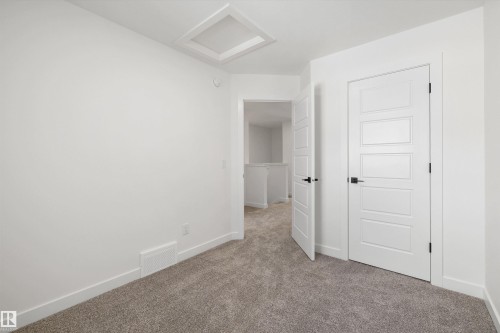 634 176 Avenue, Edmonton, AB - Indoor Photo Showing Other Room