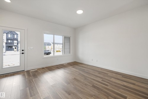 634 176 Avenue, Edmonton, AB - Indoor Photo Showing Other Room