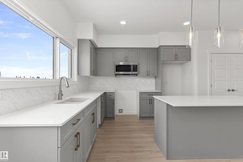 428 176 Avenue, Edmonton, AB - Indoor Photo Showing Kitchen With Upgraded Kitchen