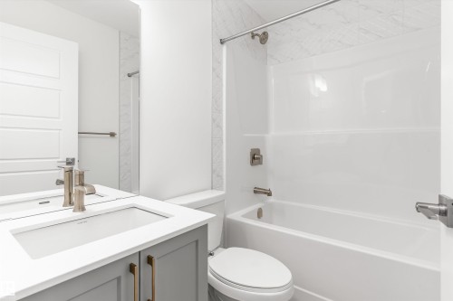 428 176 Avenue, Edmonton, AB - Indoor Photo Showing Bathroom