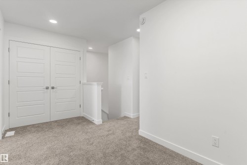 428 176 Avenue, Edmonton, AB - Indoor Photo Showing Other Room