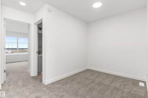 428 176 Avenue, Edmonton, AB - Indoor Photo Showing Other Room