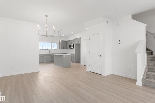 428 176 Avenue, Edmonton, AB - Indoor Photo Showing Kitchen