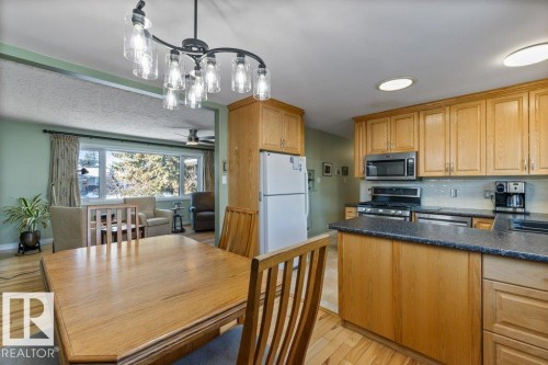 7123 82 Street, Edmonton, AB - Indoor