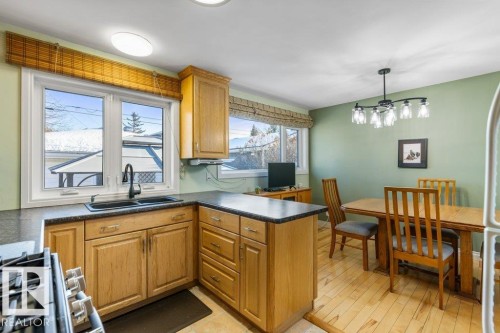 7123 82 Street, Edmonton, AB - Indoor